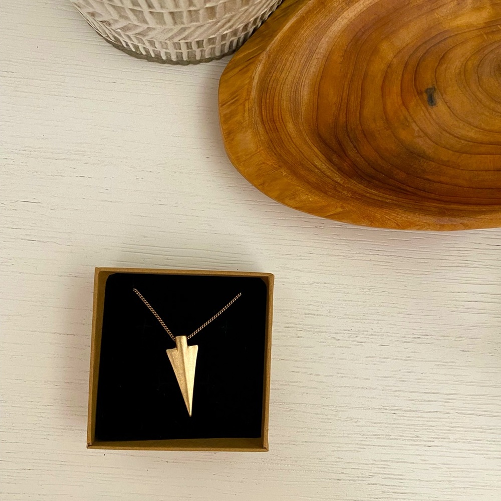 Express Arrowhead necklace